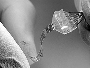 Tiny Implantable Device Helps Kill Cancer